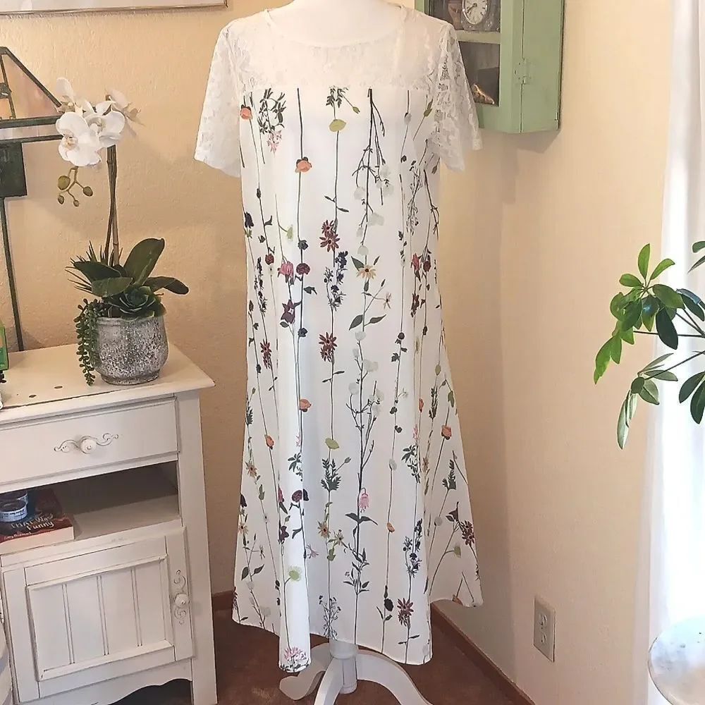 Made With ❤️ Floral Lace Dress in White and Green